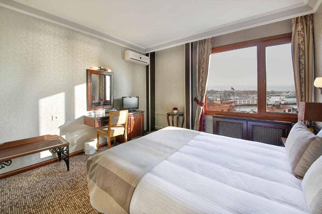 Standard Triple Room room - Image 3