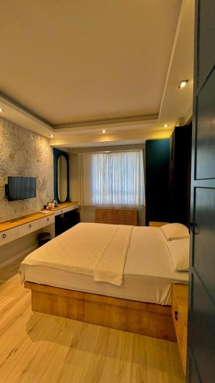 Double Room with Private Bathroom room - Image 1