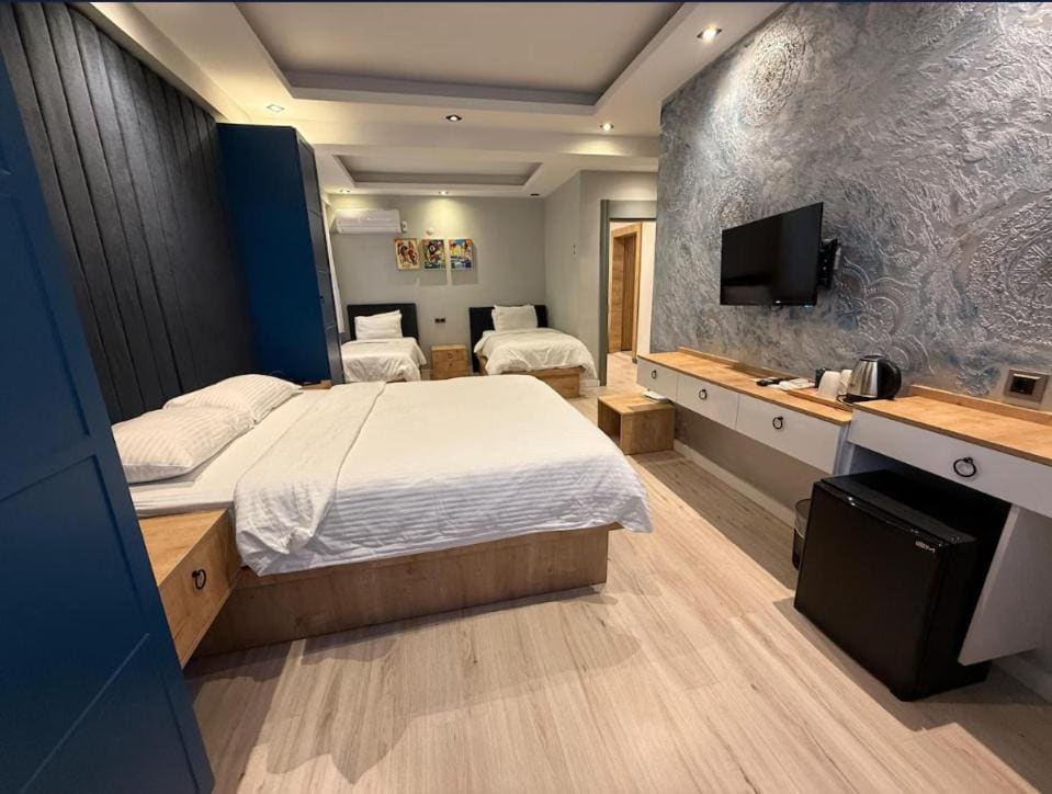 Family Room room - Image 1