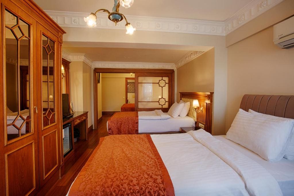 Family Room room - Image 3