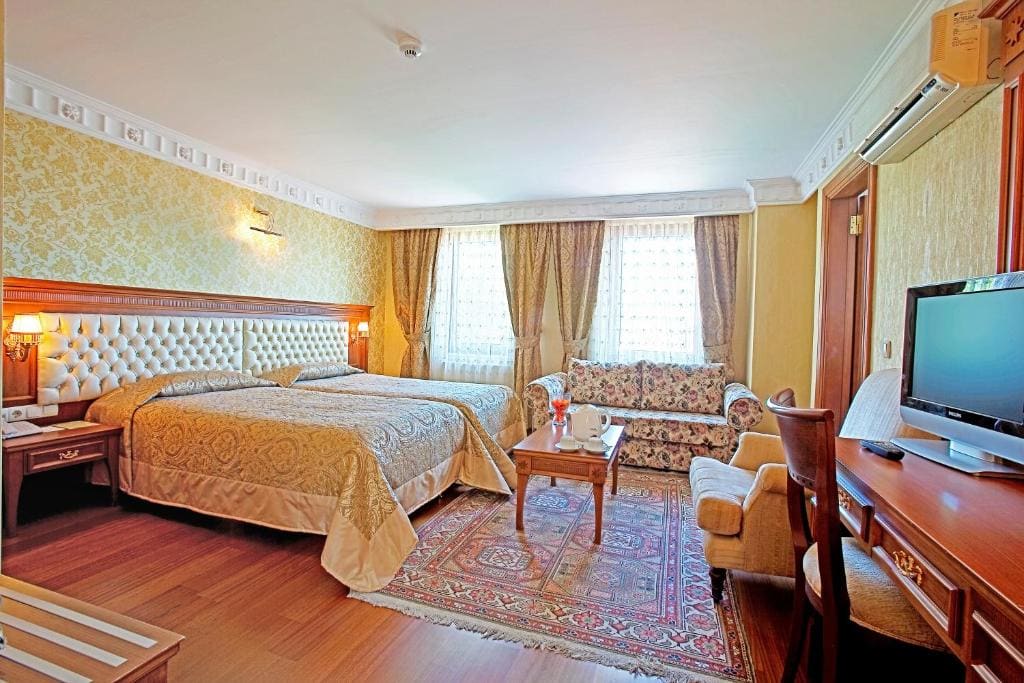 Superior Triple Room room - Image 3
