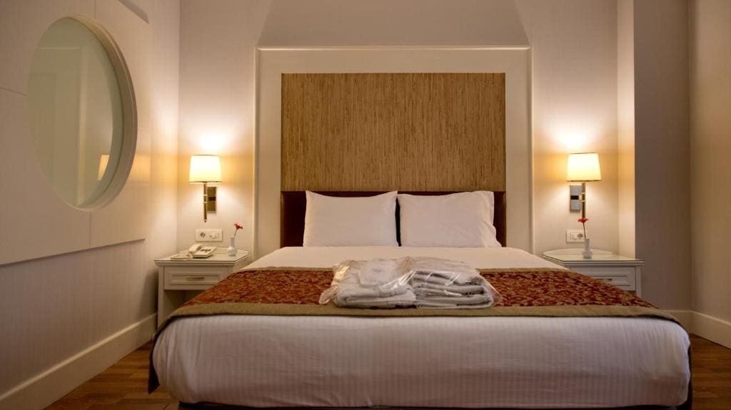 Standard Double or Twin Room room - Image 2