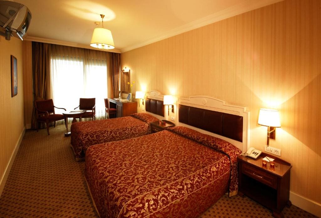 Family Room room - Image 3