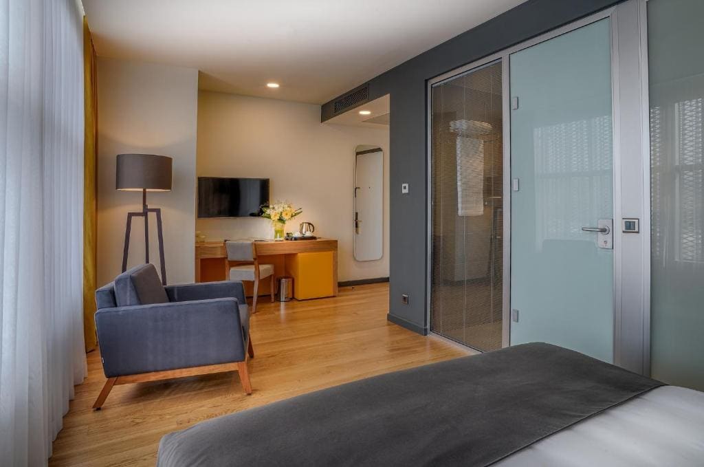 Deluxe Double or Twin Room room - Image 2