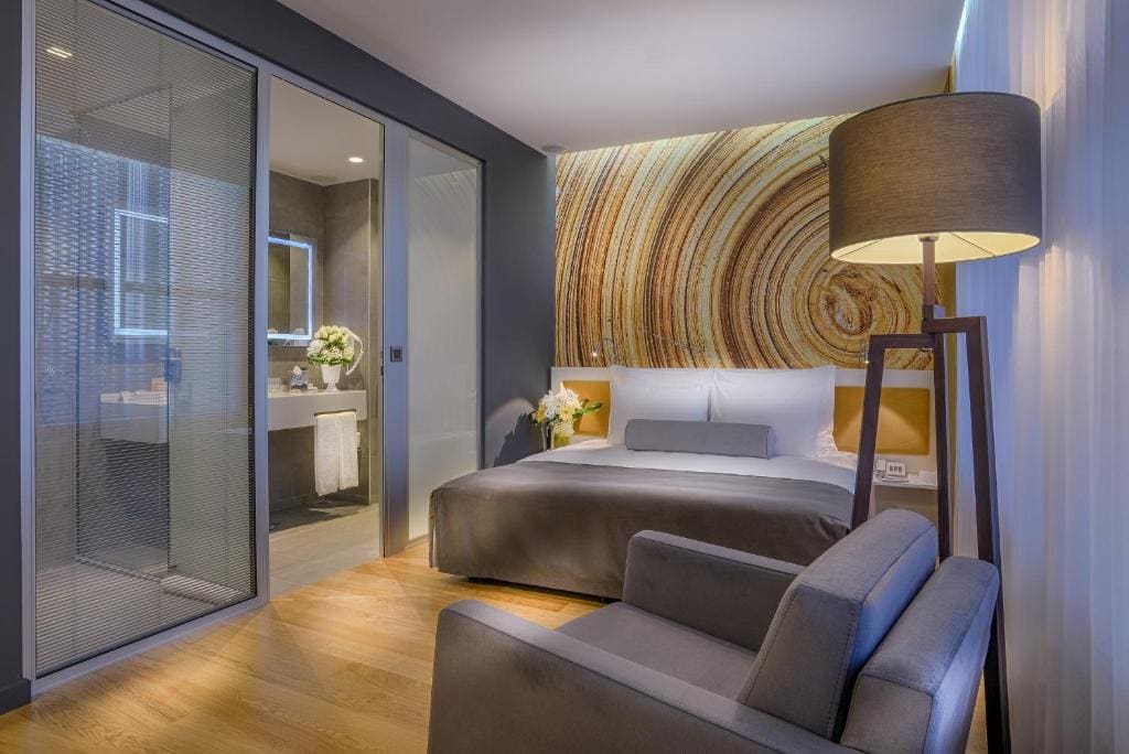 Superior Double or Twin Room-No Window room - Image 2