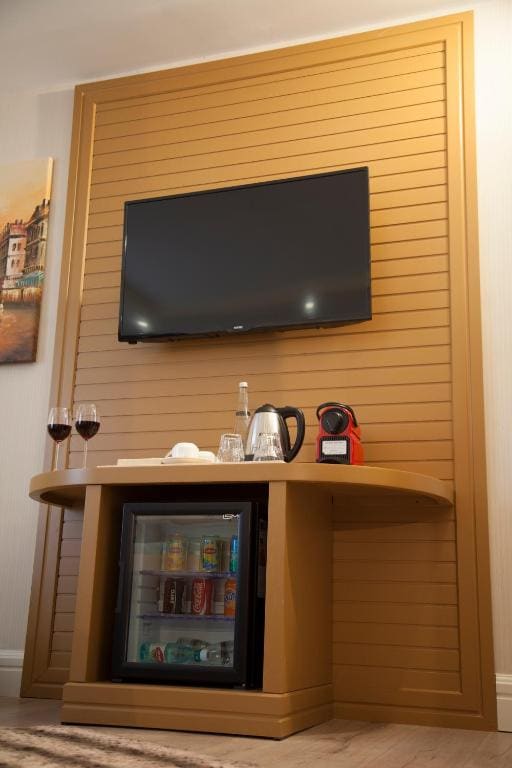 Luxury Suite with River View room - Image 1
