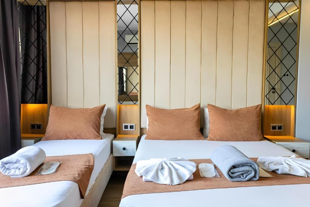 Quadruple Room room - Image 1