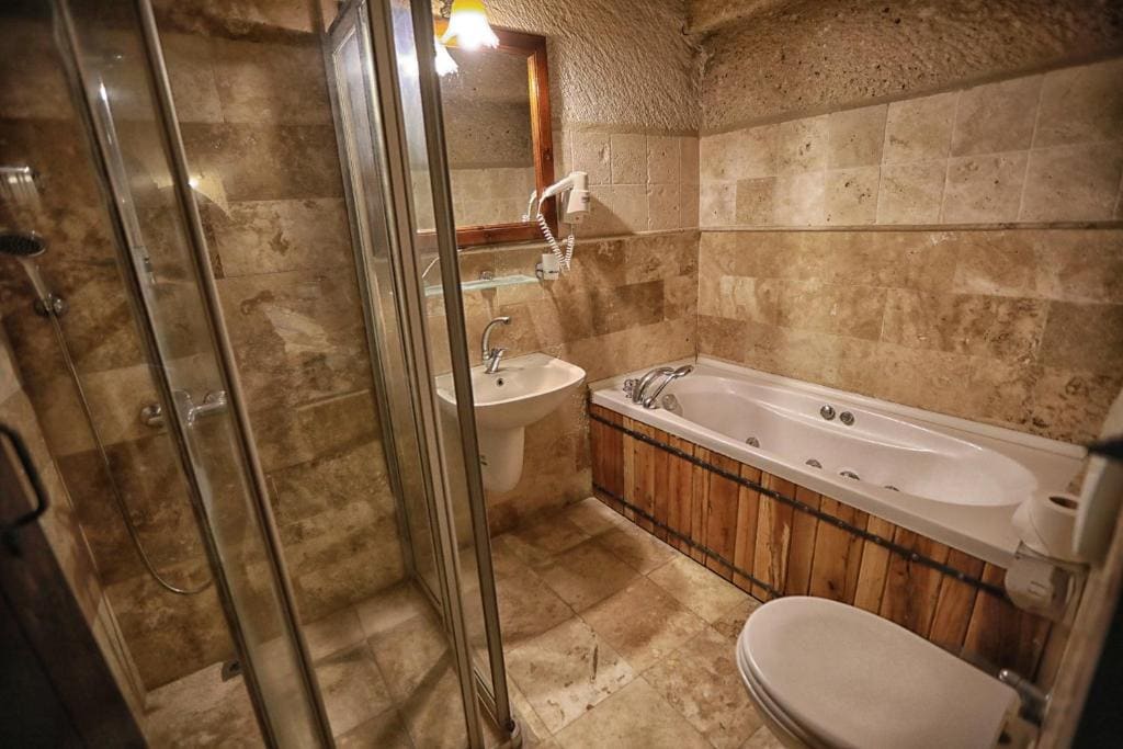 Deluxe Triple Room room - Image 1