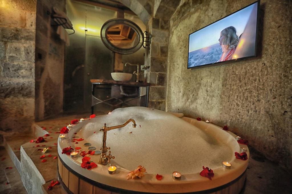 Deluxe Suite room - Image 3