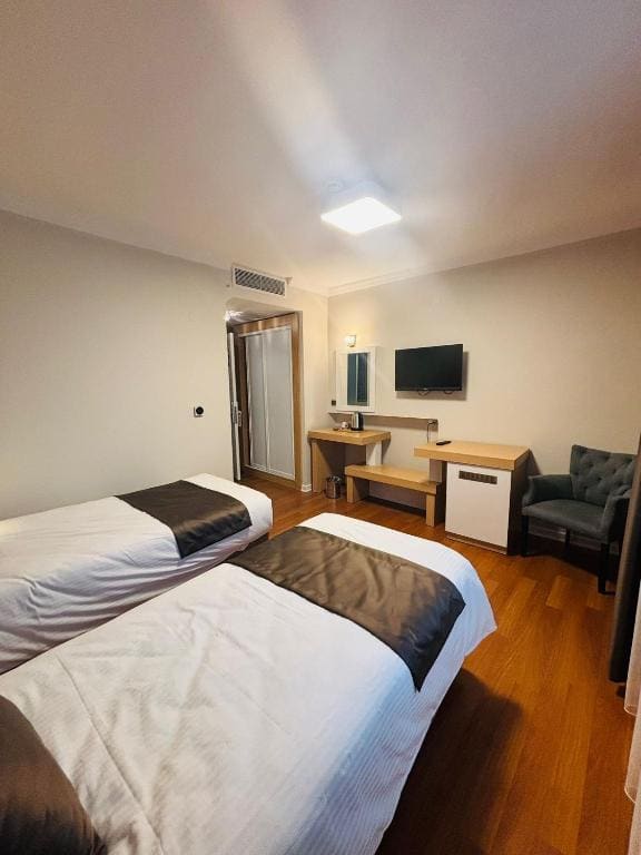Standard Double or Twin Room room - Image 1
