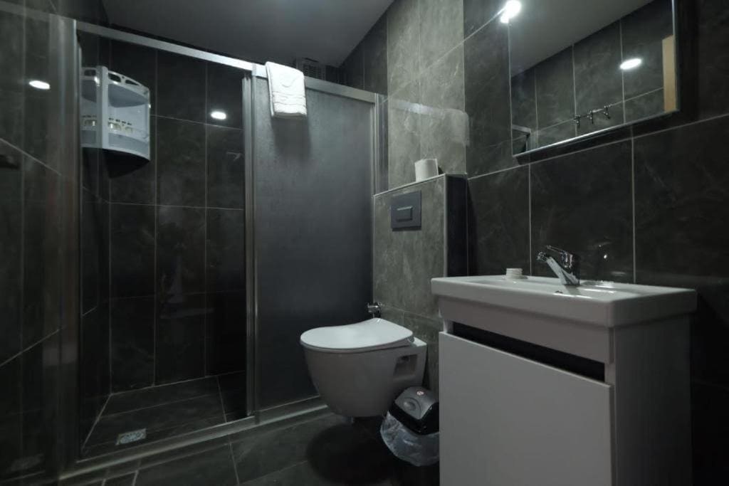 Double Room with Balcony room - Image 3