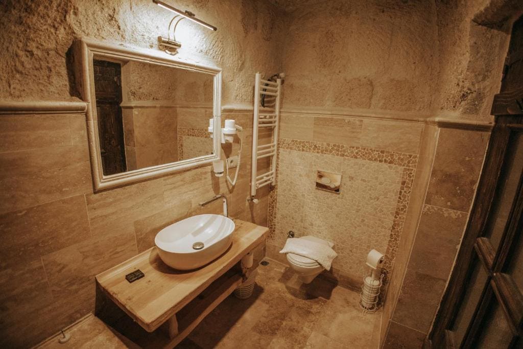 Deluxe Cave Room room - Image 2