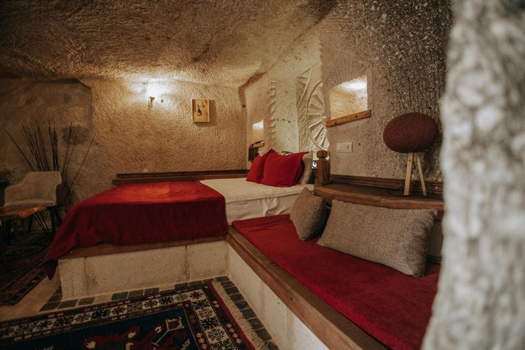 Deluxe Cave Room room - Image 1