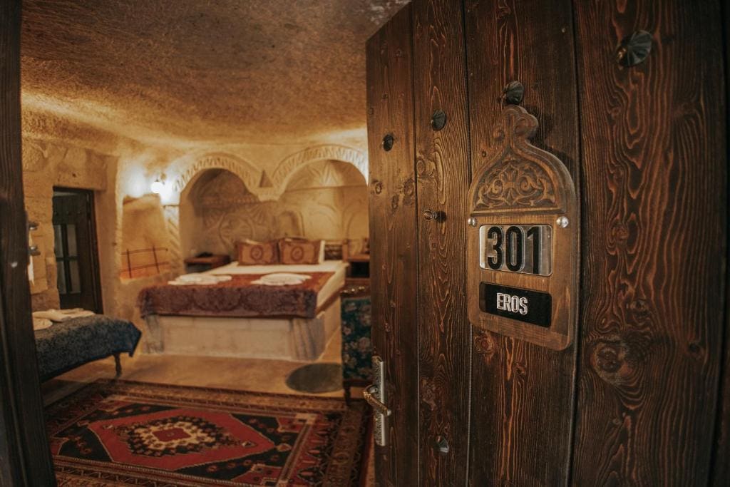 Family Cave Suite room - Image 3