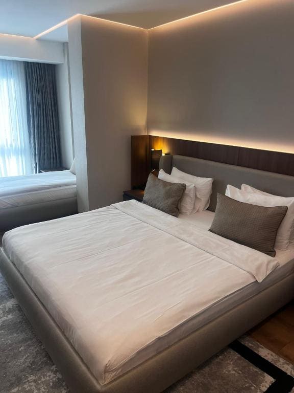 Deluxe Triple Room room - Image 2