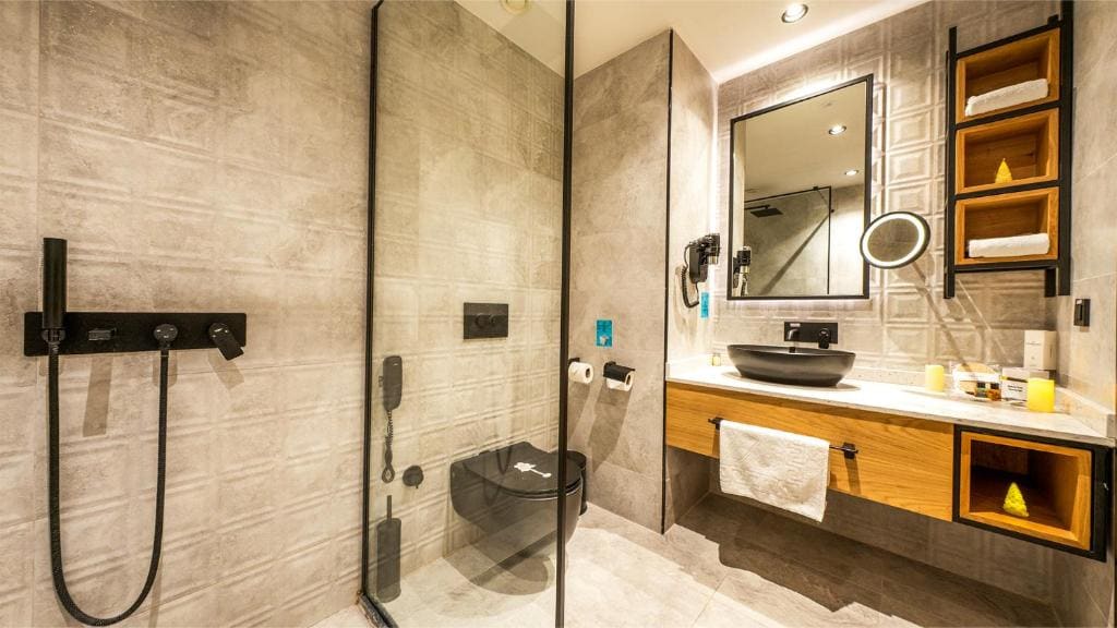 Deluxe Junior Suite room - Image 3