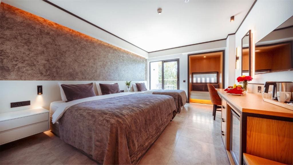 Superior Double Room room - Image 1