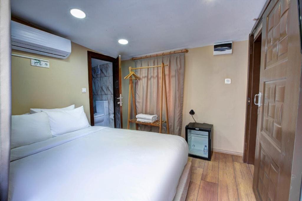 Double Room with Terrace room - Image 1