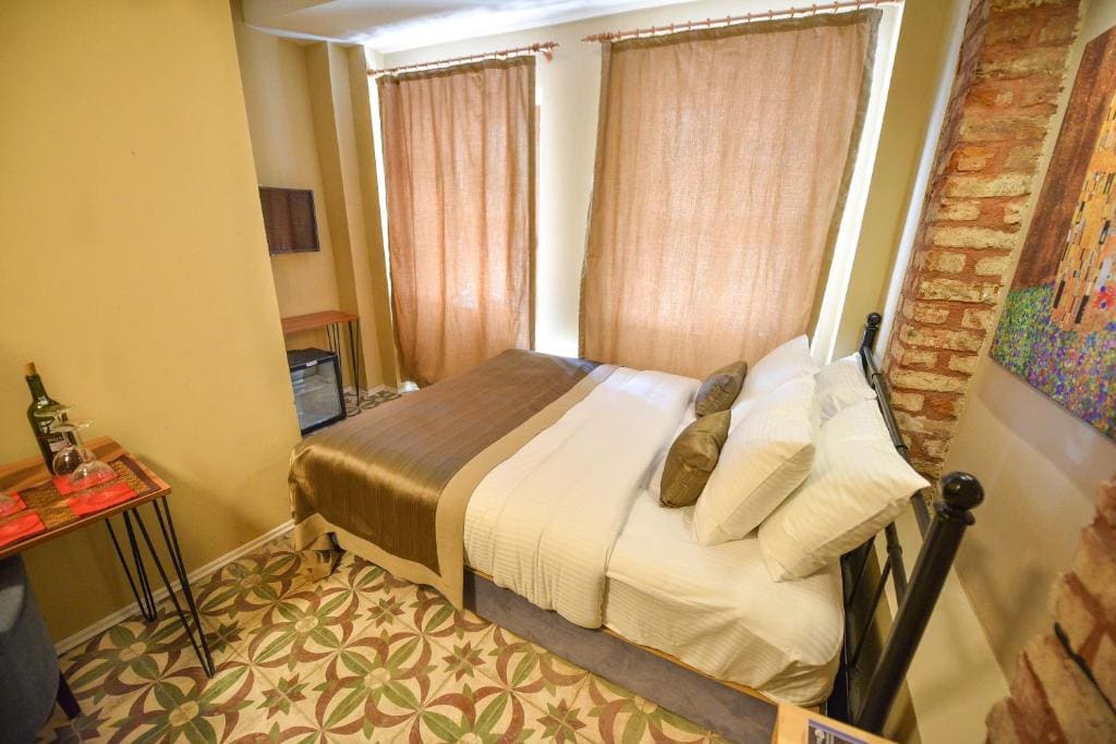 Deluxe King Room room - Image 1