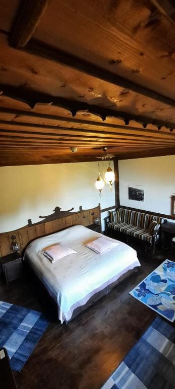 Deluxe Double Room with Side Sea View room - Image 3