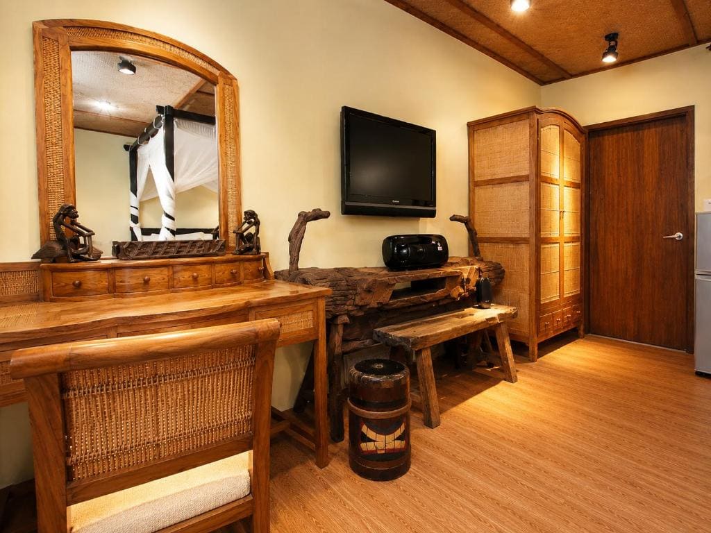 Deluxe Double Room with Balcony room - Image 3
