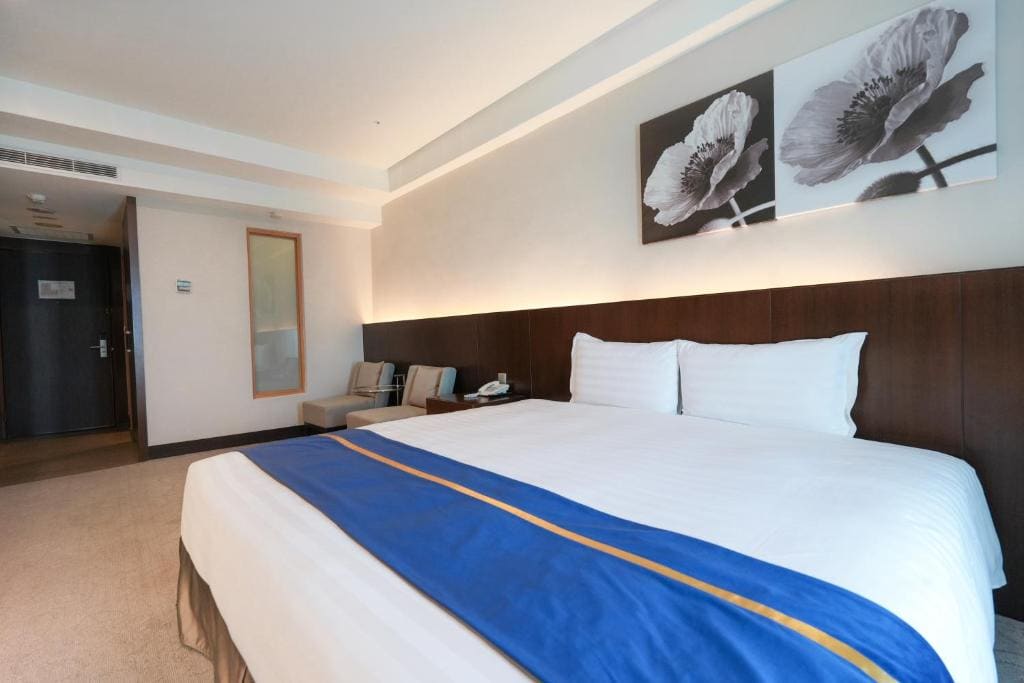 Deluxe Double Room room - Image 3