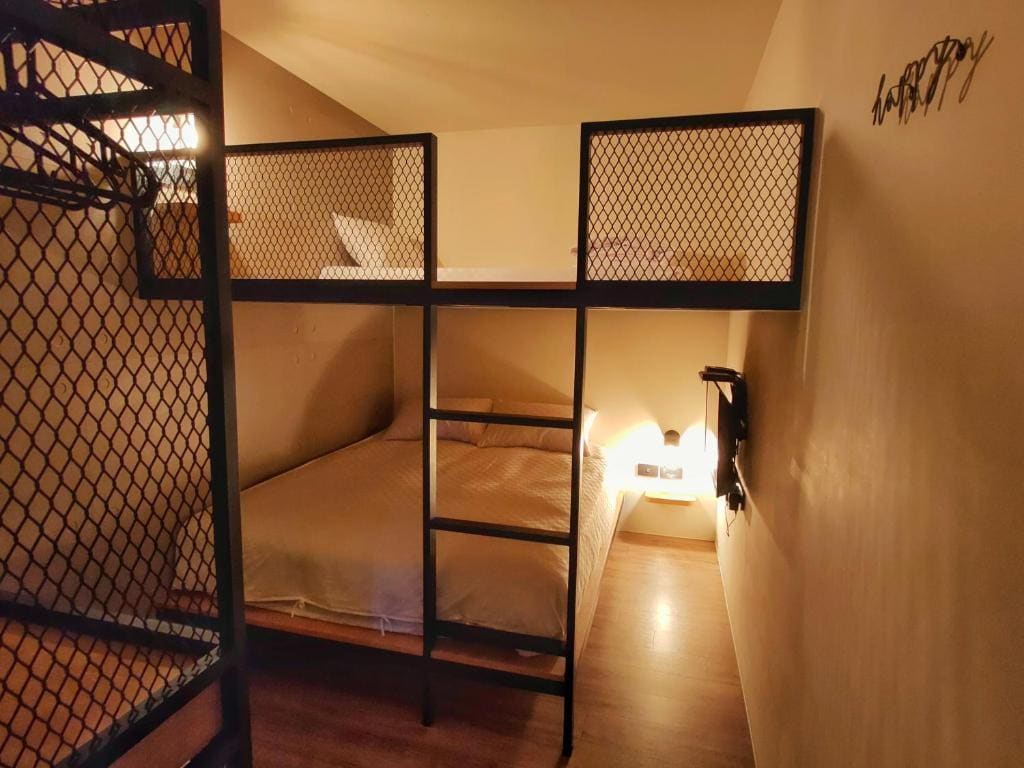 Standard Triple Room room - Image 1