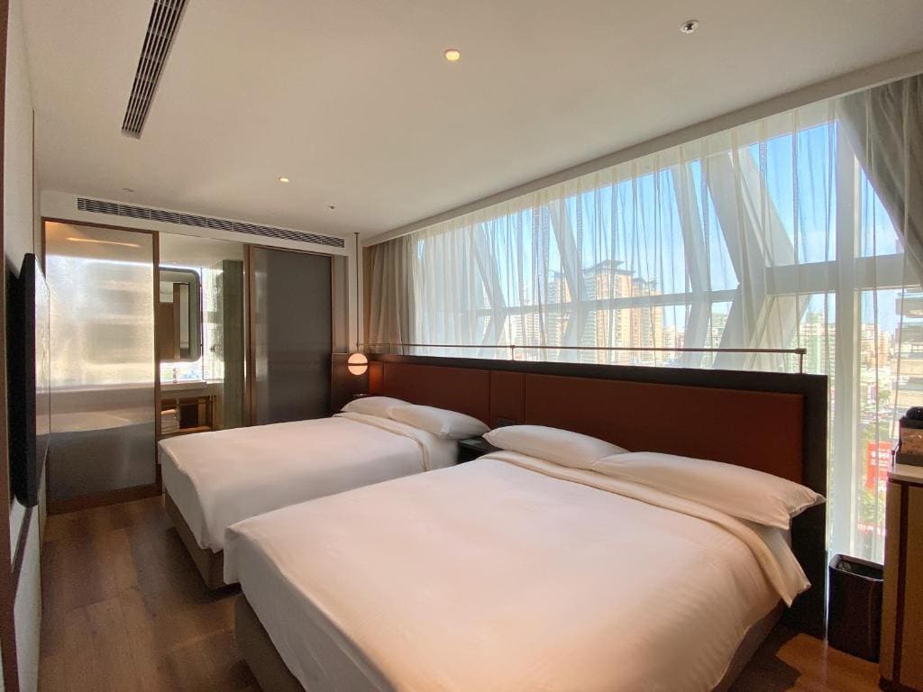 Deluxe Double -Deluxe floor room - Image 1