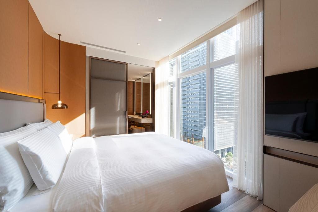 Deluxe Double -Deluxe floor room - Image 3