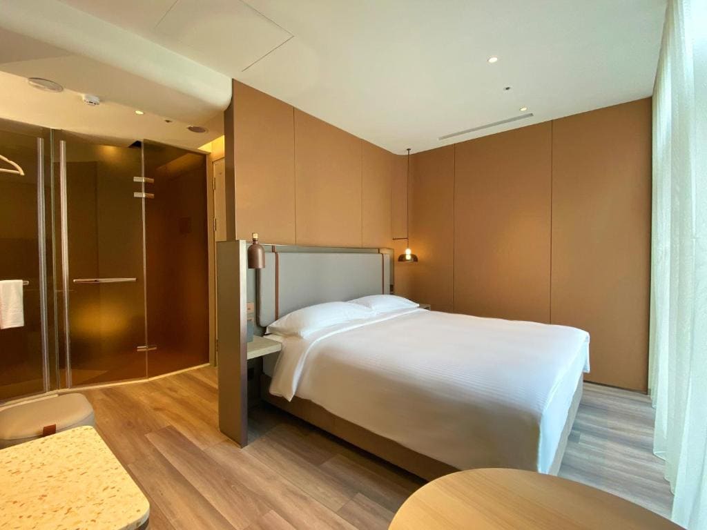 Standard Double - Deluxe Floor room - Image 1