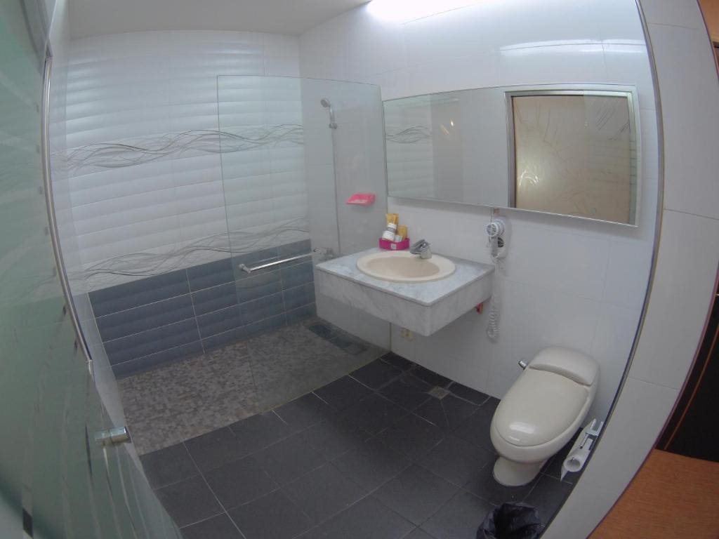 Classic Triple Room room - Image 2