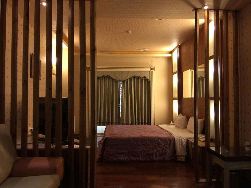 Deluxe Room room - Image 1