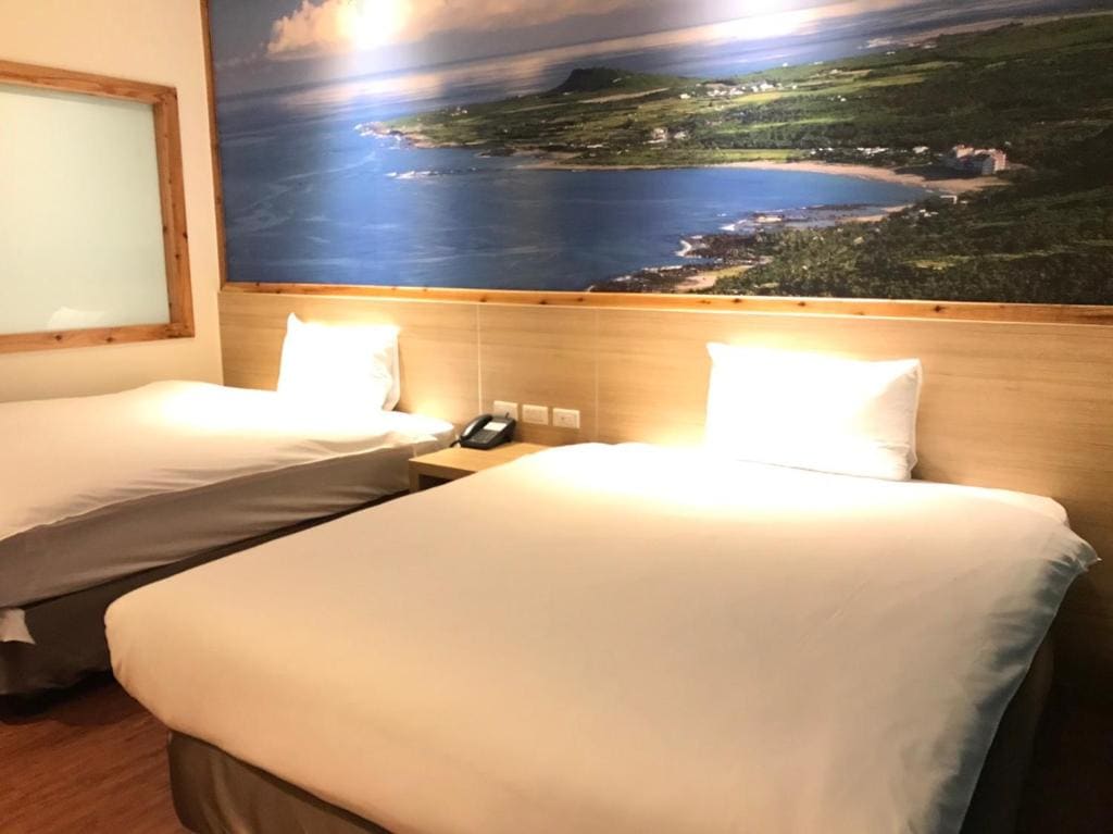 Standard Double Room with Two Double Beds room - Image 3