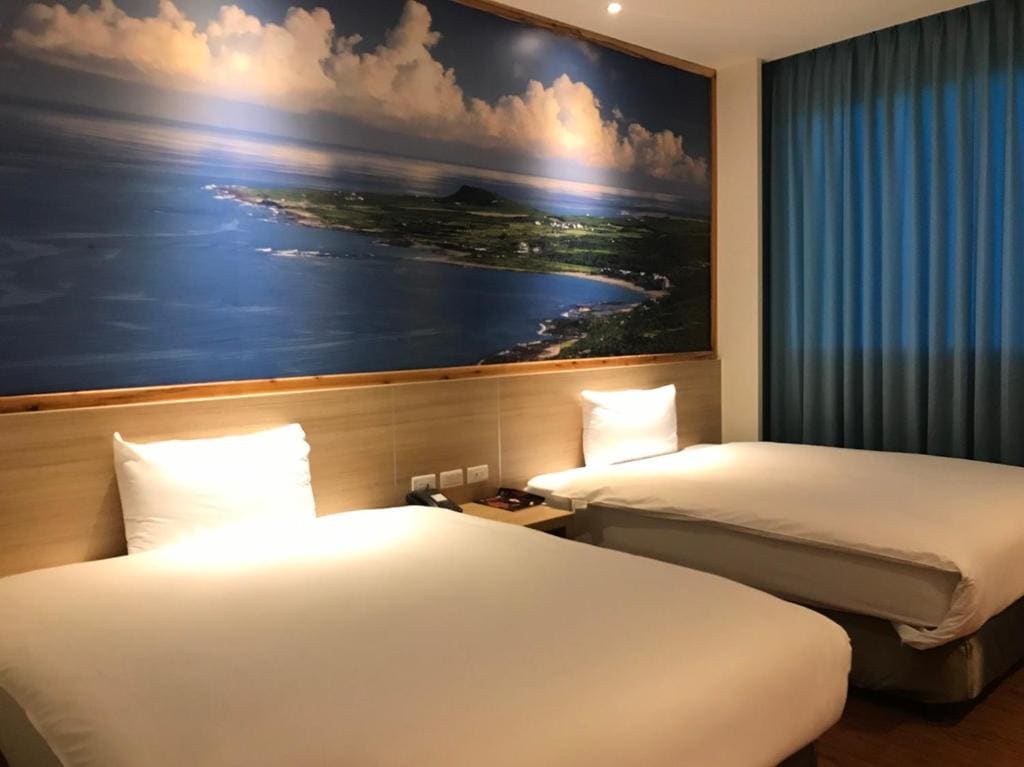 Standard Double Room with Two Double Beds room - Image 2