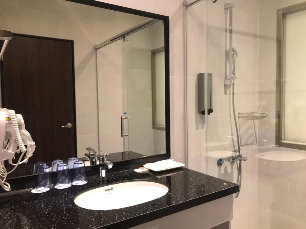 Standard Triple Room room - Image 1