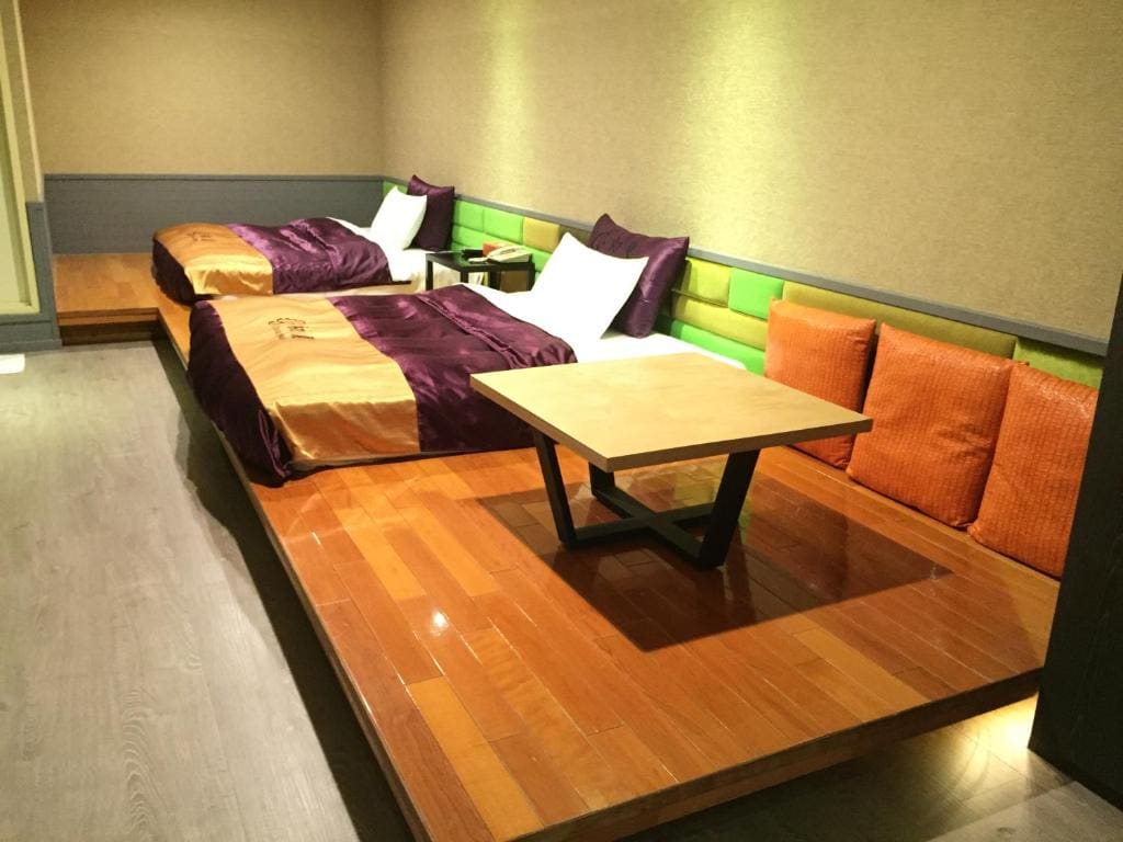 Standard Quadruple Room room - Image 2