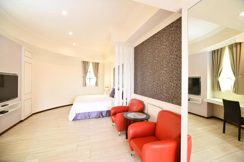 Double Room with Garden View room - Image 3