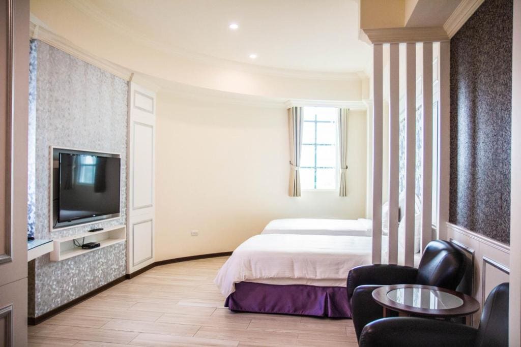 Double Room with Garden View room - Image 2