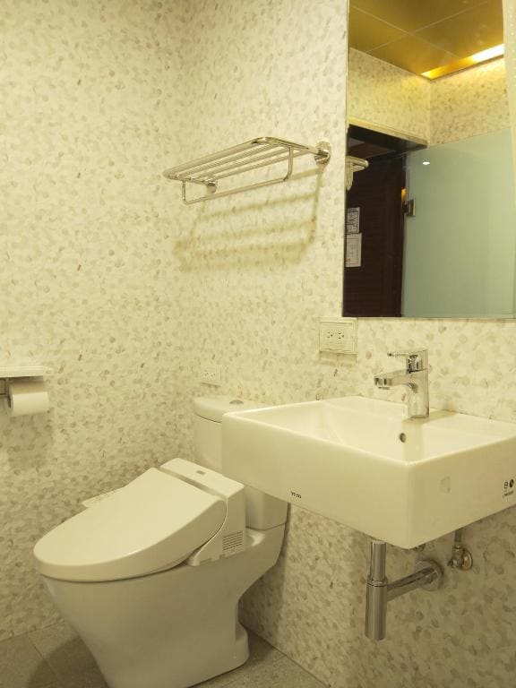 Superior Twin Room (No Window) room - Image 3