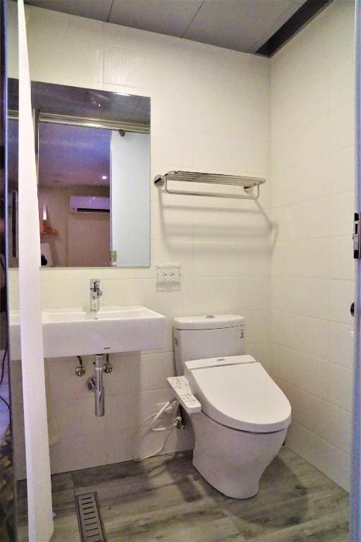 Superior Single Room room - Image 3
