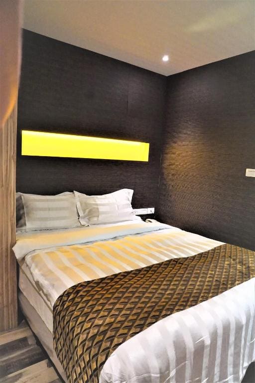 Superior Single Room room - Image 2