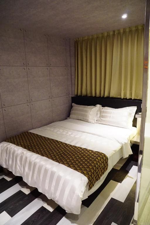 Superior Single Room room - Image 1