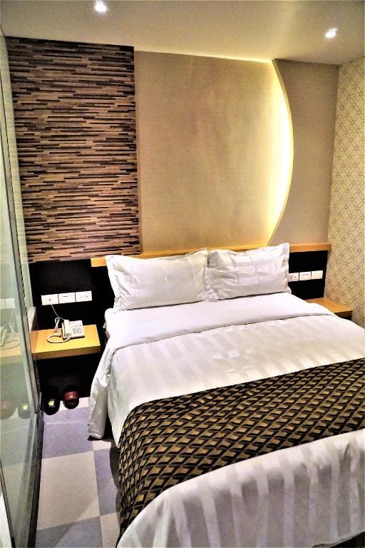 Economy Double Room without Window room - Image 3