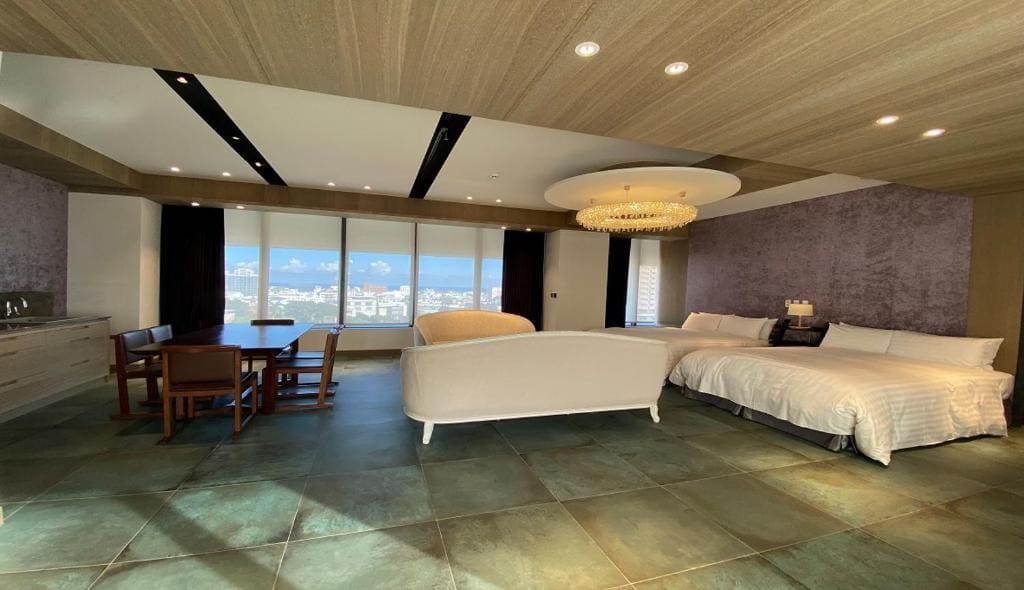Big Suite with Ground View room - Image 2