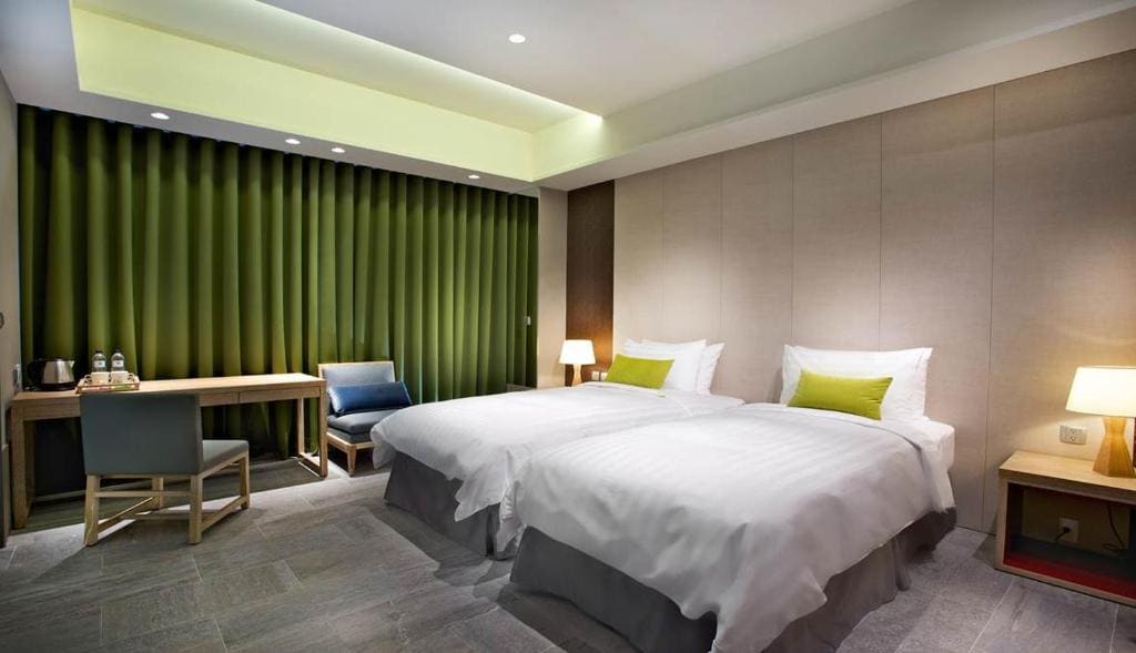 Deluxe Twin Room room - Image 3
