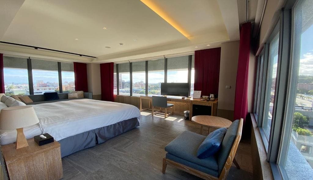 Elegance Surround View Room room - Image 3