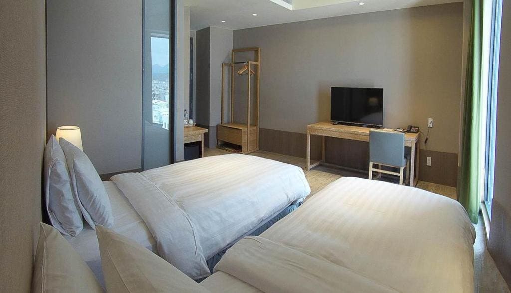 Standard Twin Room room - Image 1