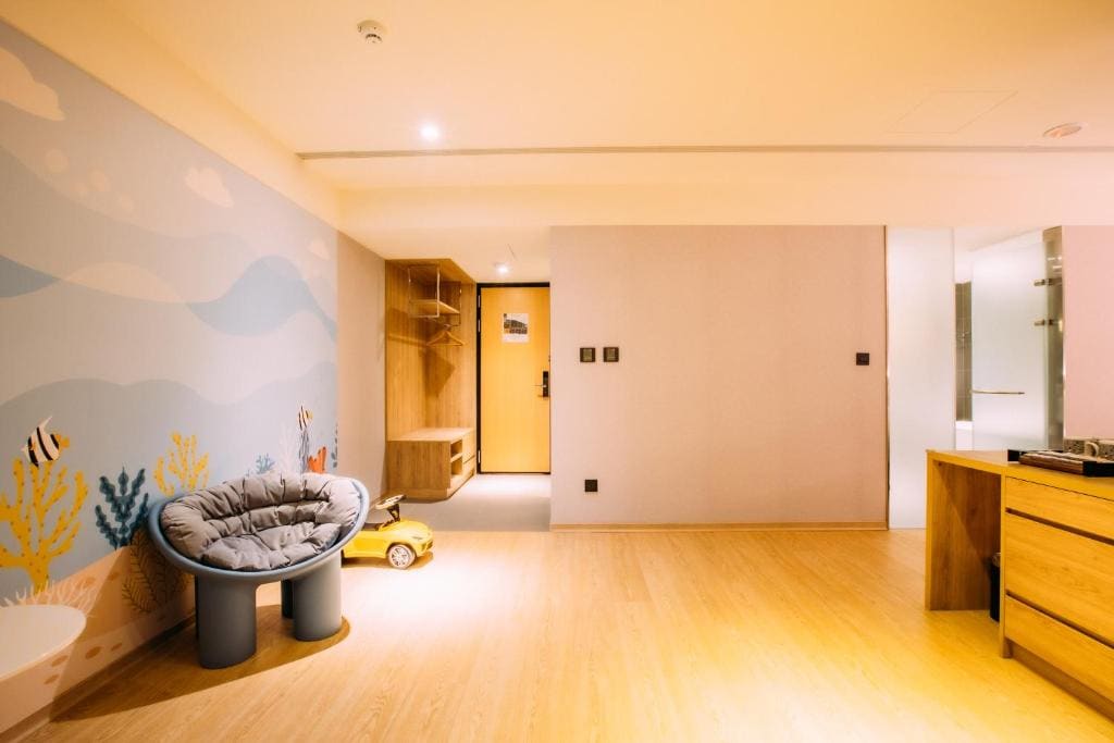 Quadruple Room - No Window room - Image 3