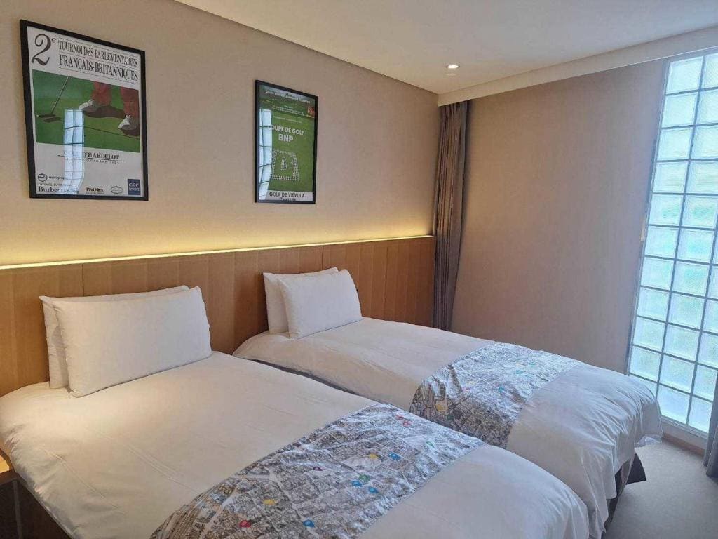Standard Twin Room with No Window room - Image 1