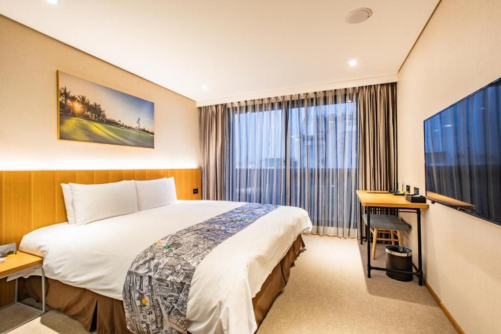 Standard Double Room with no Window room - Image 1